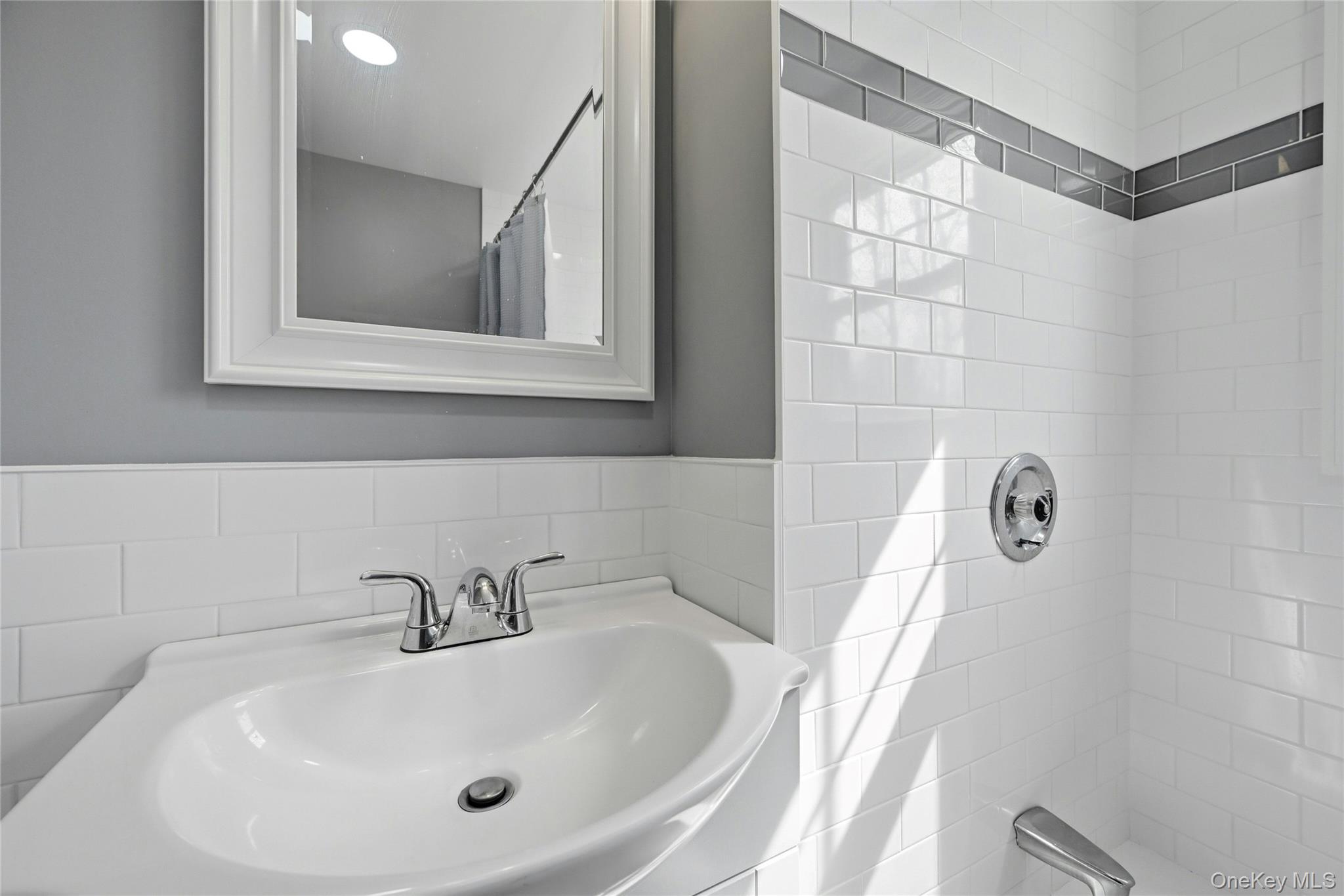 107 Fillmore Street Centerport, NY 11721 - Photo 17 of 29