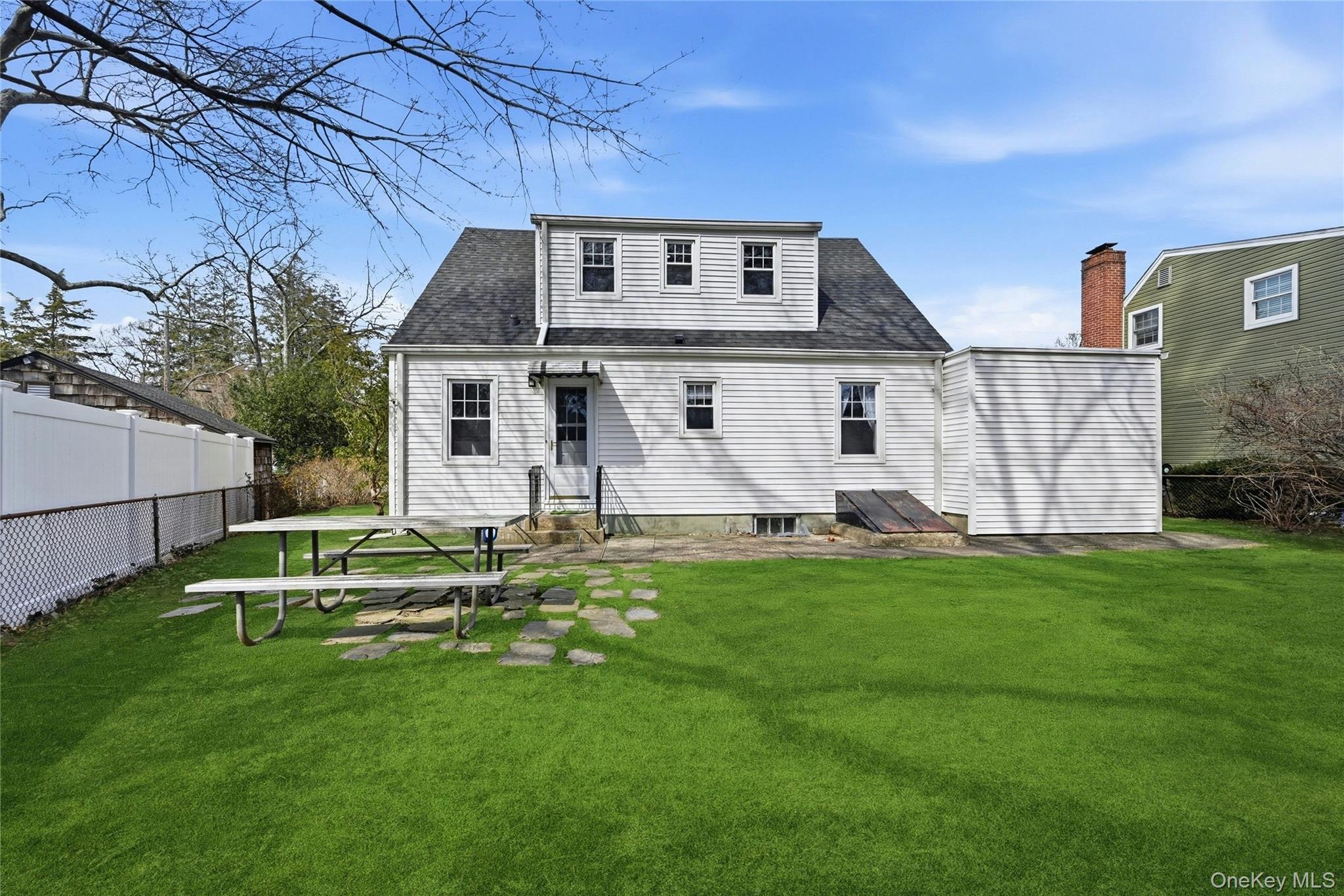 107 Fillmore Street Centerport, NY 11721 - Photo 23 of 29