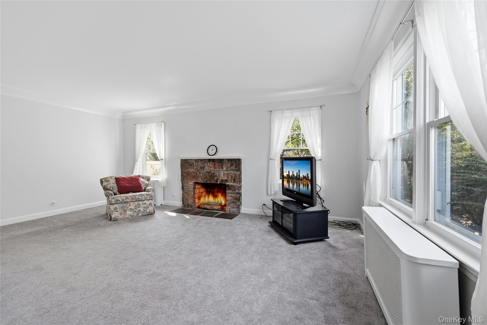 107 Fillmore Street Centerport, NY 11721 - Photo 4 of 29