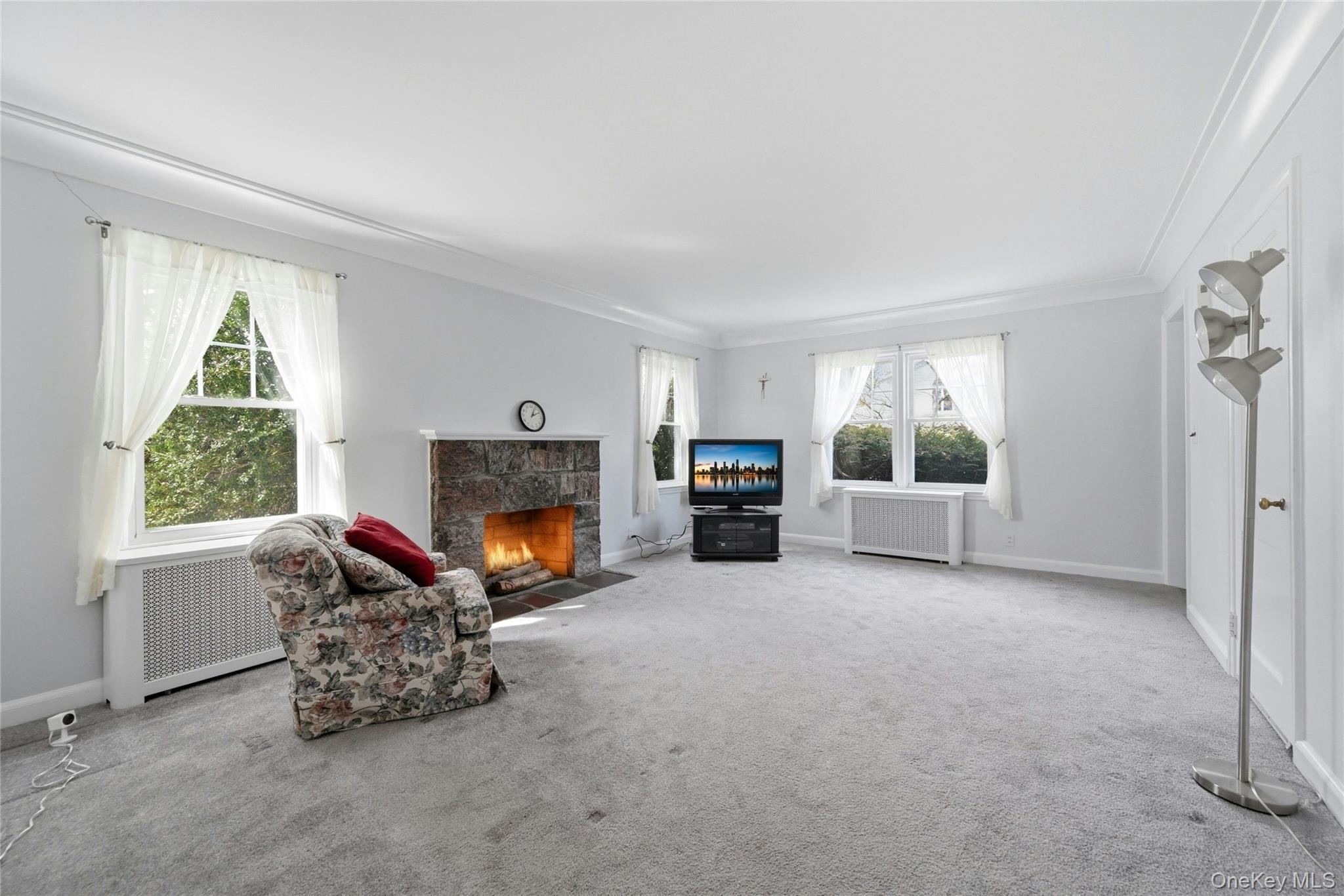 107 Fillmore Street Centerport, NY 11721 - Photo 5 of 29