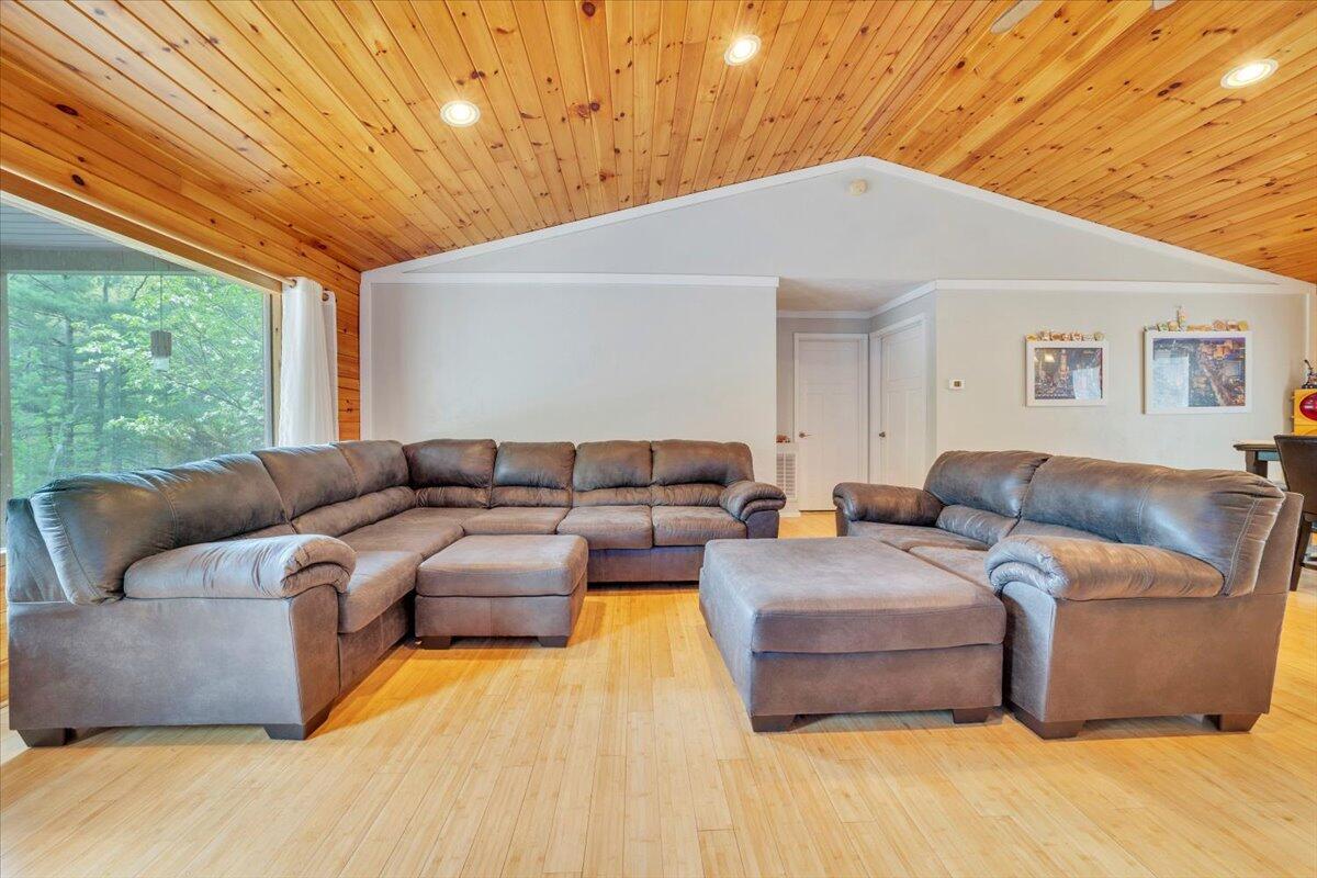 78 Hoot Owl Road New Castle, VA 24127 - Photo 7 of 40 07-MIB03135