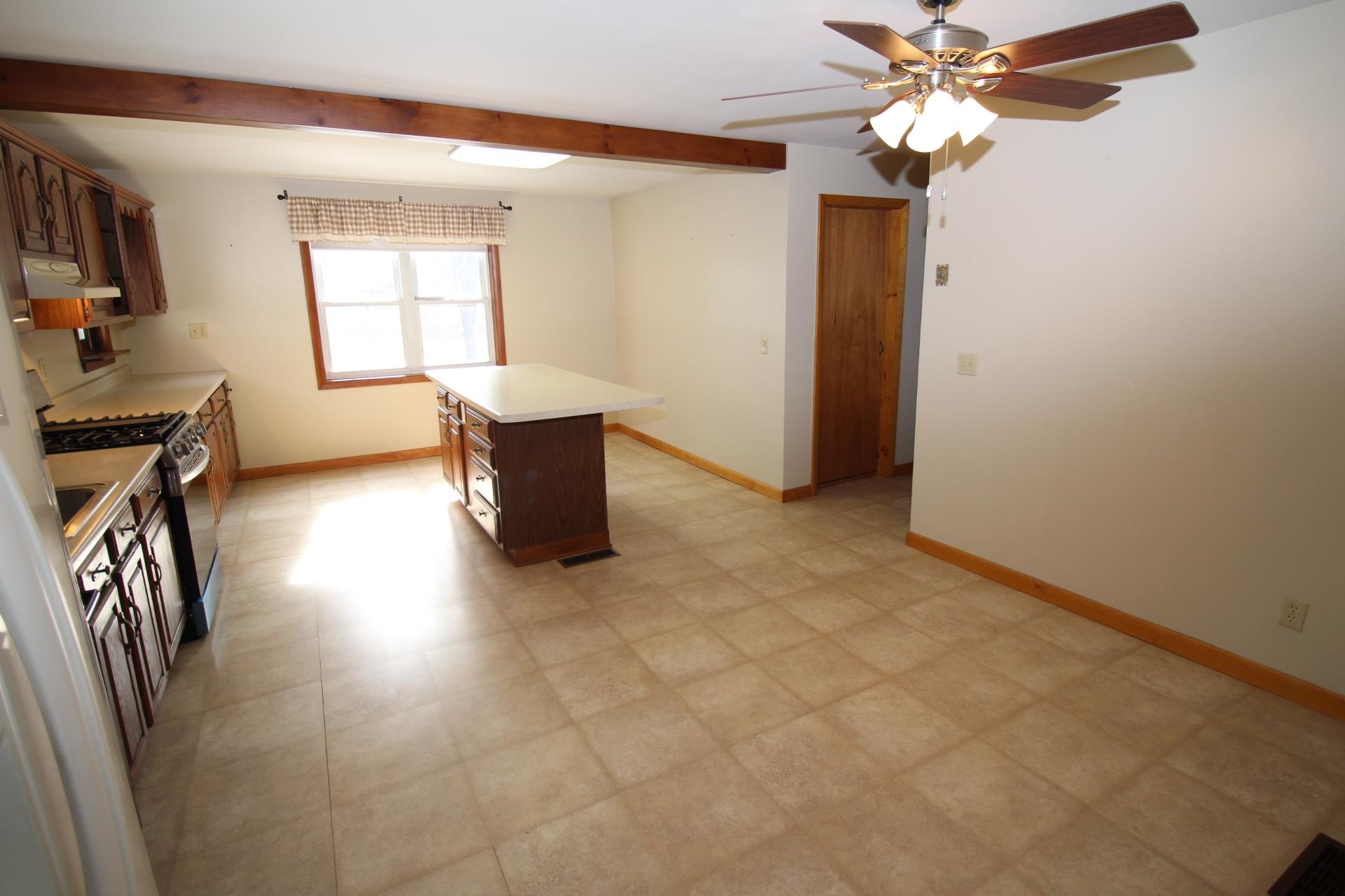 63 Meadow Road Milton, VT 05468 - Photo 4 of 25 Gallery Image 4