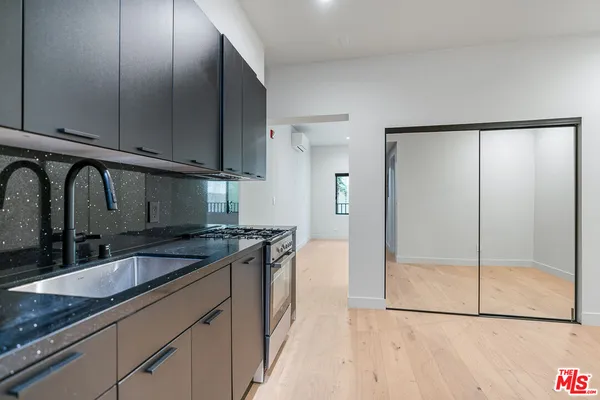 $3,095 | 12320 Montana Avenue, Unit 108, Los Angeles, CA 90049