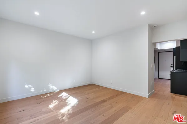 $3,095 | 12320 Montana Avenue, Unit 108, Los Angeles, CA 90049