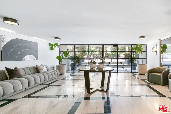 $3,095 | 12320 Montana Avenue, Unit 108, Los Angeles, CA 90049