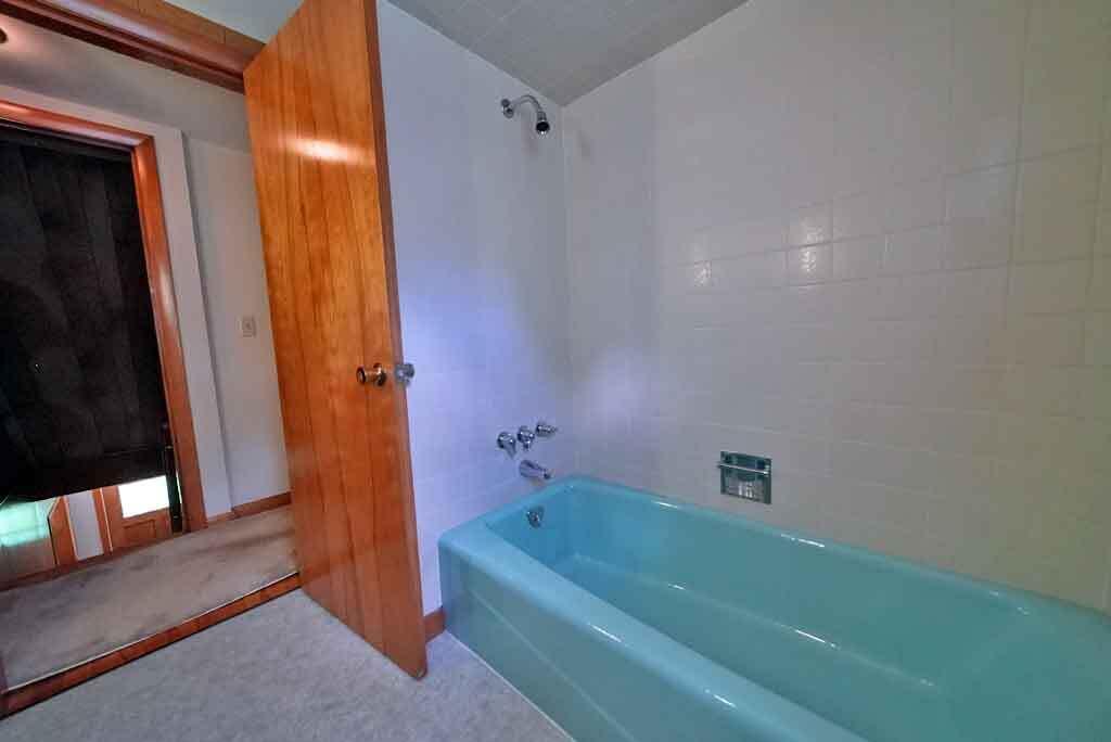 33 Maple Street Houlton, ME 04730 - Photo 40 of 80 bathroom-second-floor