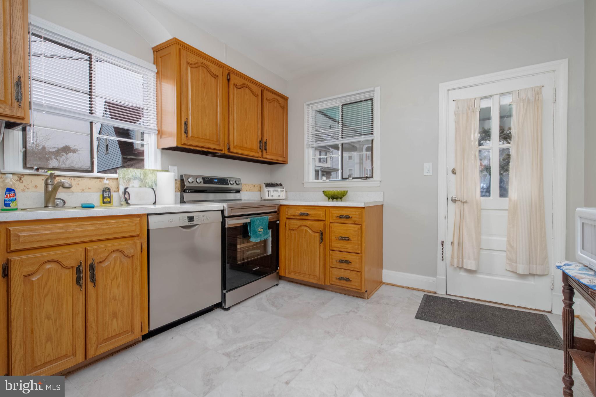 3027 Lavender Avenue Baltimore, MD 21234 - Photo 5 of 36