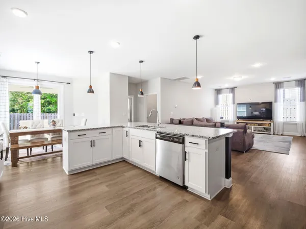 $469,900 | 1011 East Arboria Drive, Hampstead, NC 28443