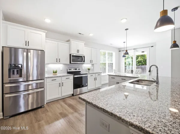 $469,900 | 1011 East Arboria Drive, Hampstead, NC 28443