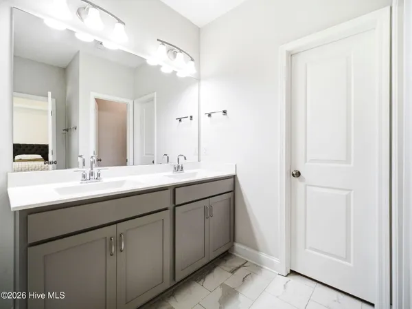 $469,900 | 1011 East Arboria Drive, Hampstead, NC 28443