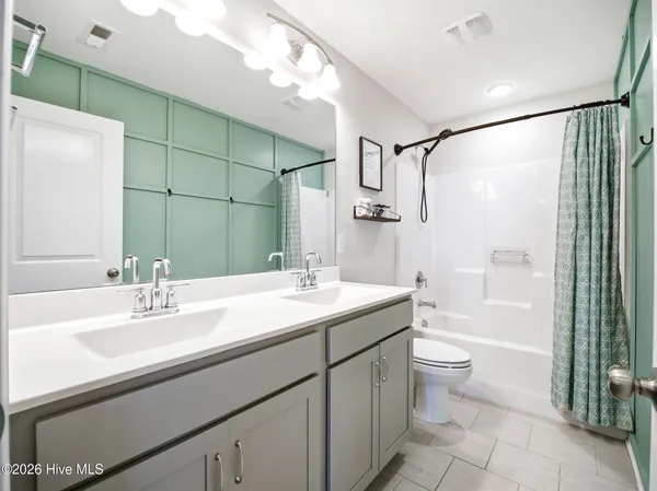$469,900 | 1011 East Arboria Drive, Hampstead, NC 28443