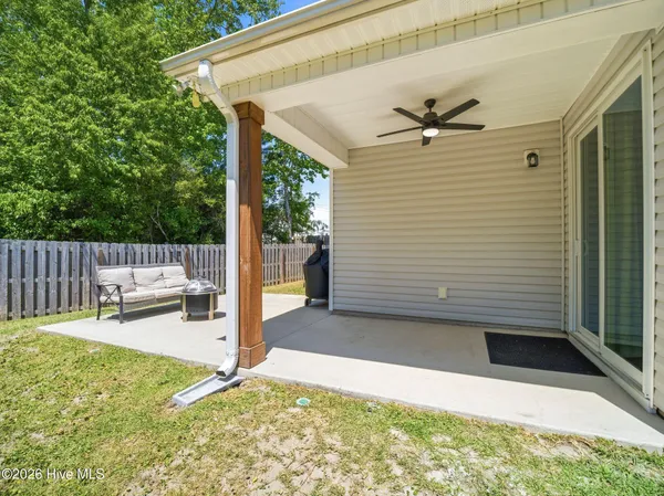 $469,900 | 1011 East Arboria Drive, Hampstead, NC 28443