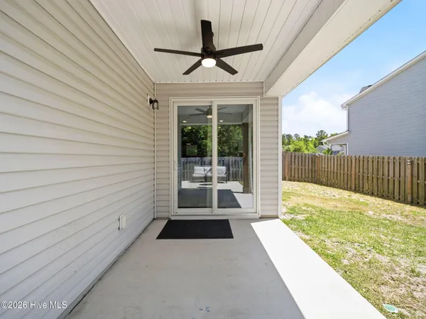 $469,900 | 1011 East Arboria Drive, Hampstead, NC 28443