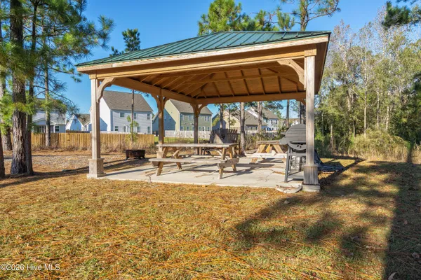 $469,900 | 1011 East Arboria Drive, Hampstead, NC 28443