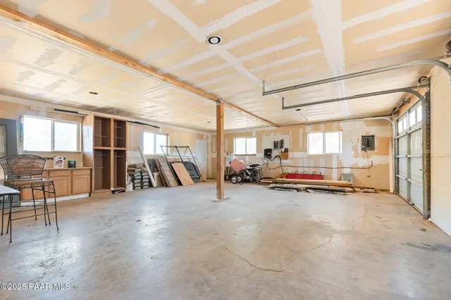 $399,000 | 42884 North Purcell Canyon Drive, Seligman, AZ 86337