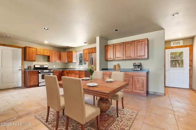 $399,000 | 42884 North Purcell Canyon Drive, Seligman, AZ 86337