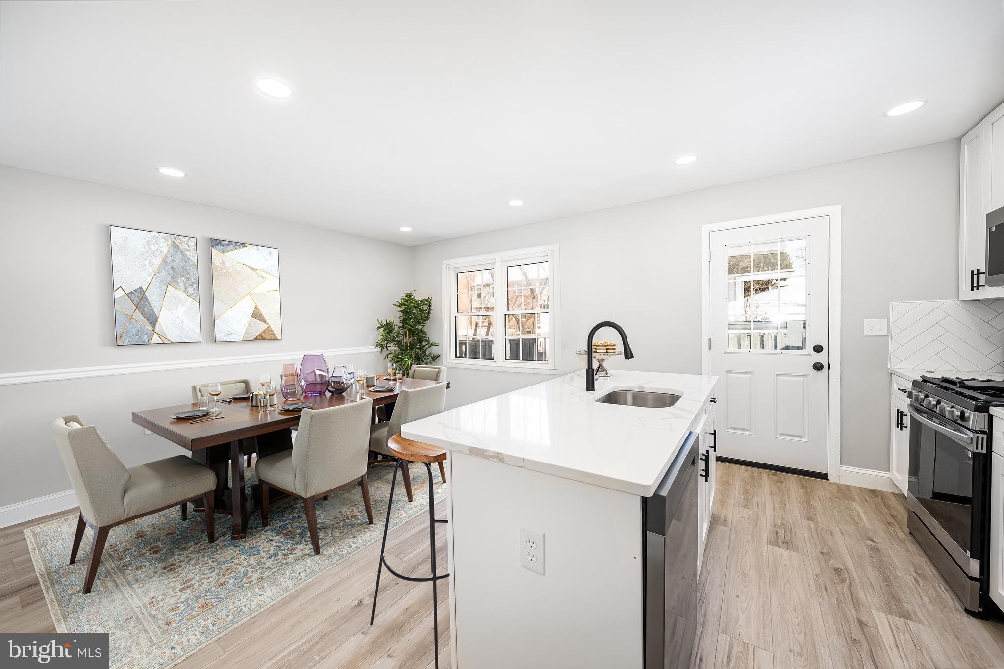 8479 Imperial Drive, Unit 6I Laurel, MD 20708 - Photo 4 of 45 Virtually Staged Dining Room