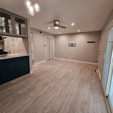 $1,295 | 7801 Shoal Creek Boulevard, Unit 146, Austin, TX 78757