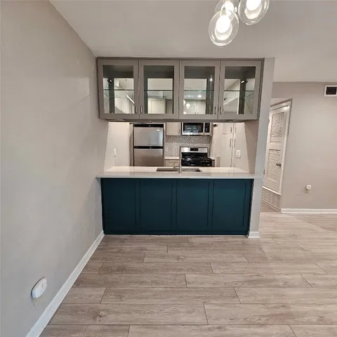 $1,295 | 7801 Shoal Creek Boulevard, Unit 146, Austin, TX 78757