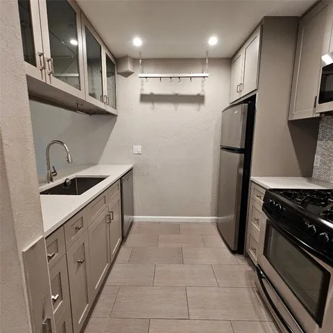 $1,295 | 7801 Shoal Creek Boulevard, Unit 146, Austin, TX 78757