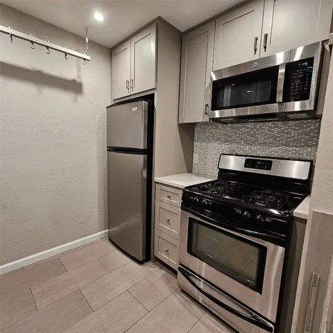 $1,295 | 7801 Shoal Creek Boulevard, Unit 146, Austin, TX 78757