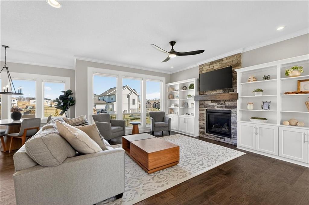 914 Rannoch Lane Raymore, MO 64083 - Photo 12 of 99