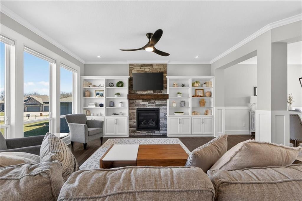 914 Rannoch Lane Raymore, MO 64083 - Photo 14 of 99