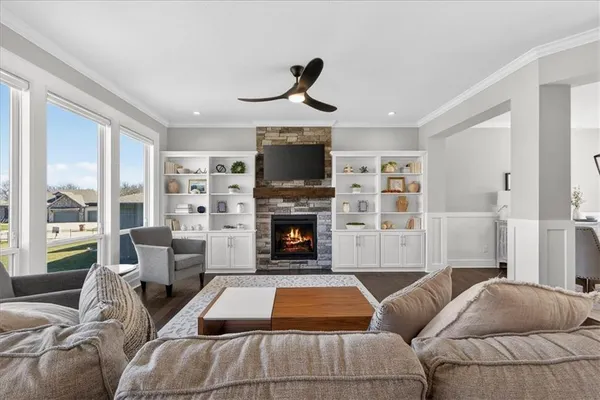 $629,999 | 914 Rannoch Lane, Raymore, MO 64083