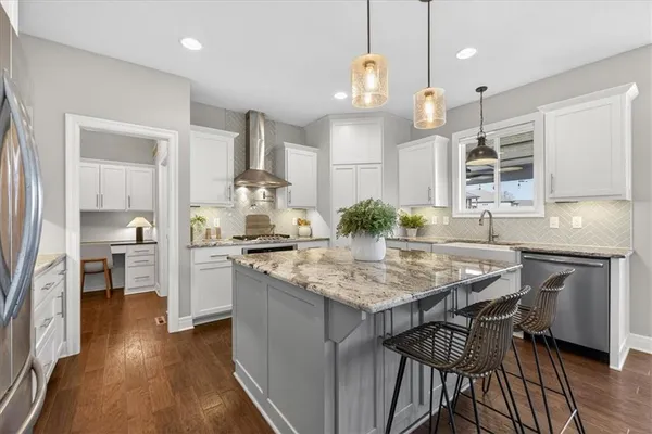 $629,999 | 914 Rannoch Lane, Raymore, MO 64083