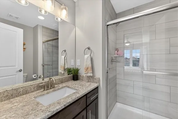 $629,999 | 914 Rannoch Lane, Raymore, MO 64083