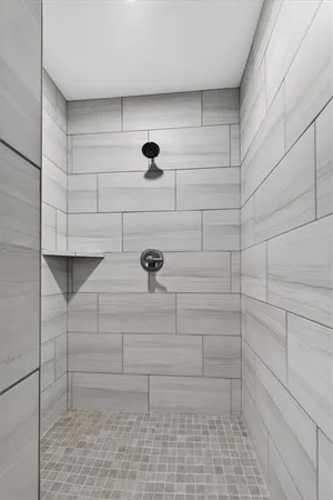 $629,999 | 914 Rannoch Lane, Raymore, MO 64083