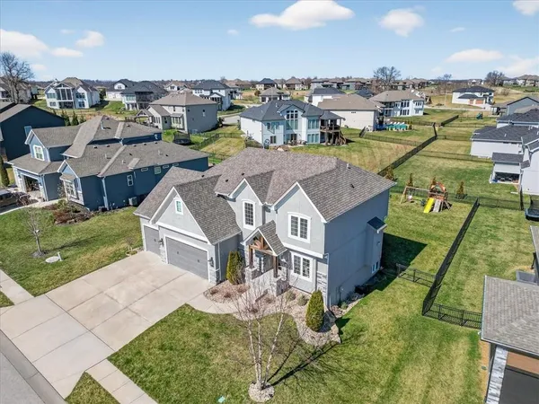 $629,999 | 914 Rannoch Lane, Raymore, MO 64083