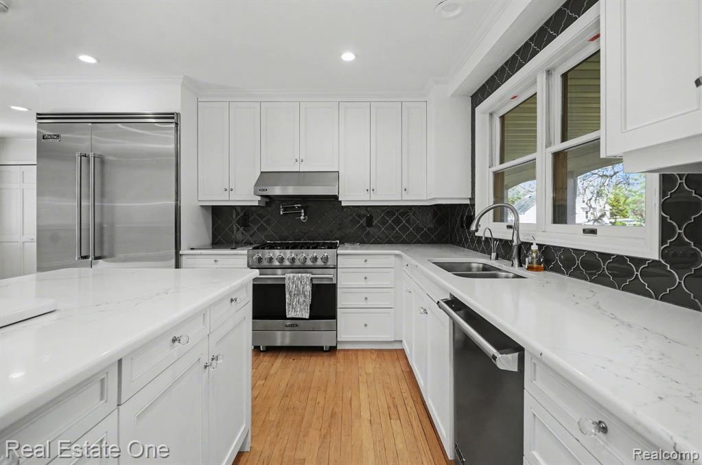 5840 Inkster Road West Bloomfield, MI 48323 - Photo 21 of 47