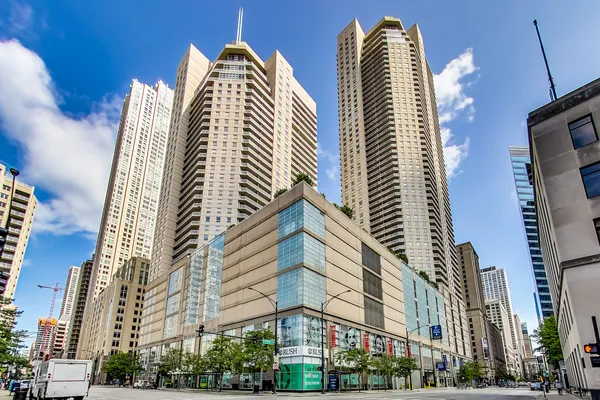 $2,700 | 545 North Dearborn Street, Unit 2008, Chicago, IL 60654