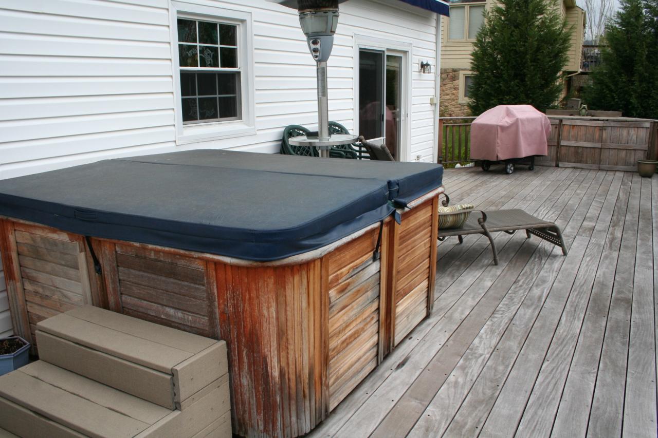 5336 Huntridge Road Roanoke, VA 24012 - Photo 101 of 151 relaxing hot tub! Waiting on you!