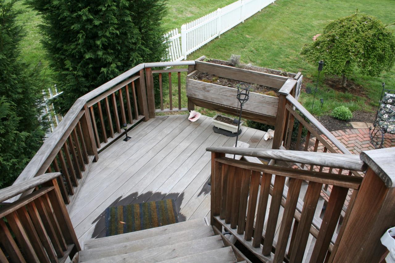 5336 Huntridge Road Roanoke, VA 24012 - Photo 110 of 151 deck stairs leading to patio
