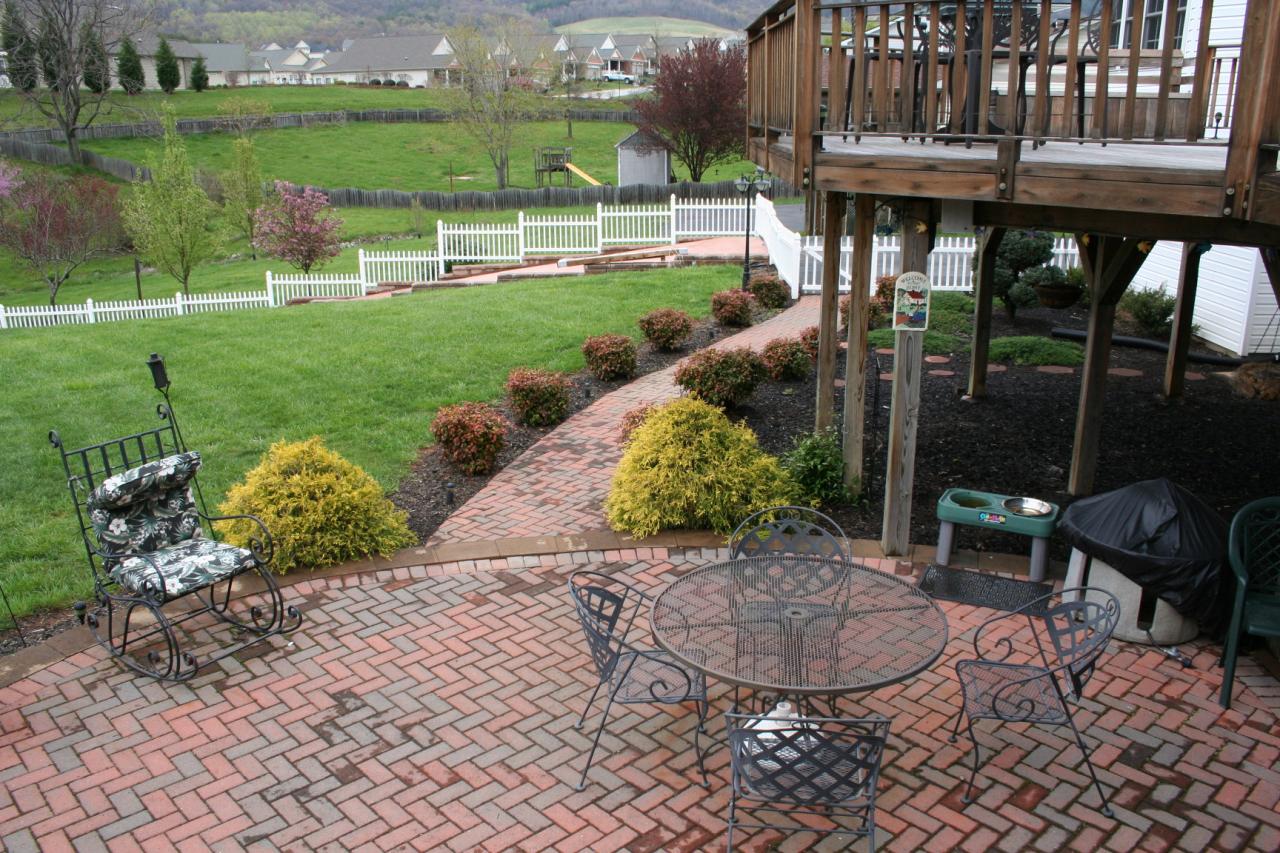 5336 Huntridge Road Roanoke, VA 24012 - Photo 112 of 151 what a beautiful patio!!!