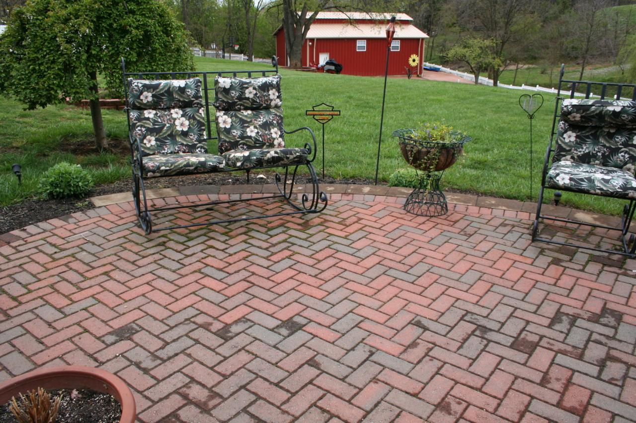 5336 Huntridge Road Roanoke, VA 24012 - Photo 113 of 151 patio, and view of detached garage