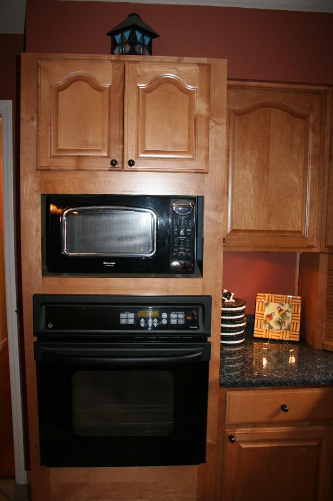 5336 Huntridge Road Roanoke, VA 24012 - Photo 21 of 151 built in oven, microwave