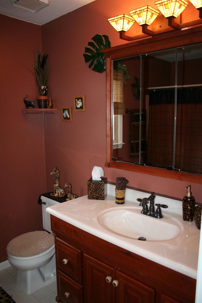 5336 Huntridge Road Roanoke, VA 24012 - Photo 40 of 151 main upper bathroom