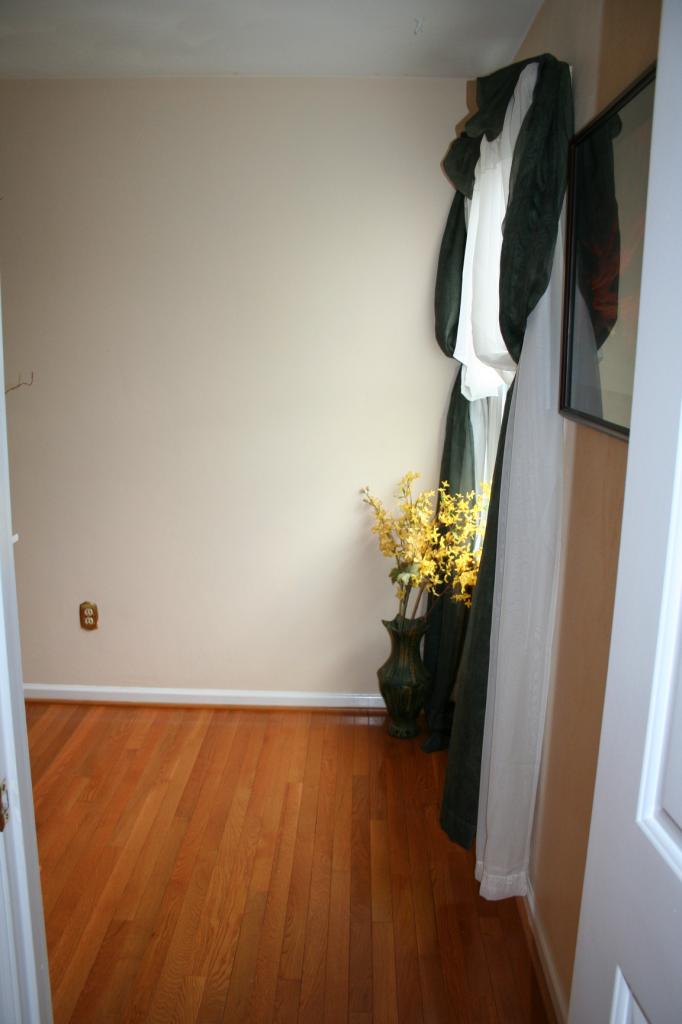 5336 Huntridge Road Roanoke, VA 24012 - Photo 49 of 151 upstairs foyer