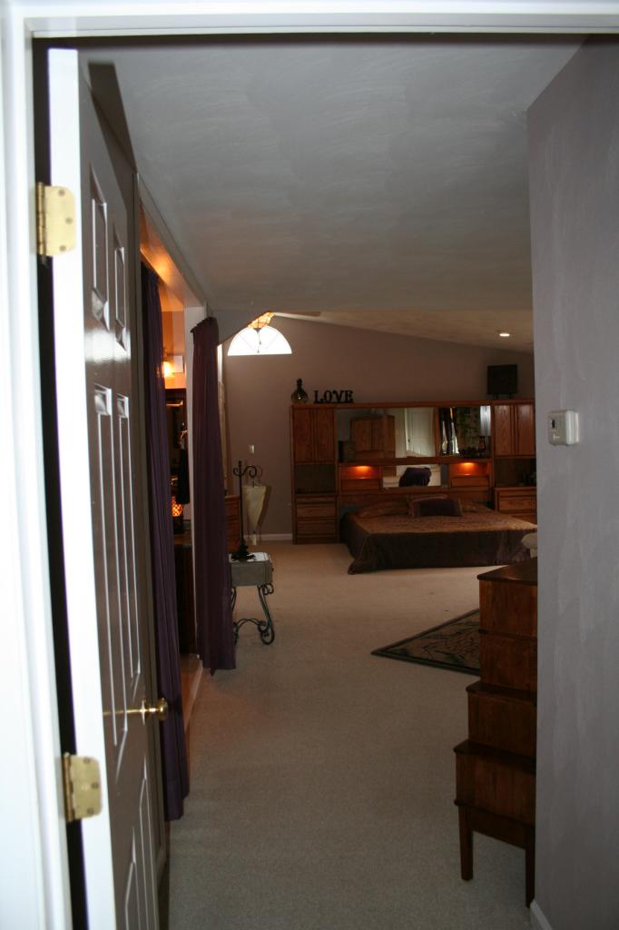 5336 Huntridge Road Roanoke, VA 24012 - Photo 51 of 151 entry to master bedroom