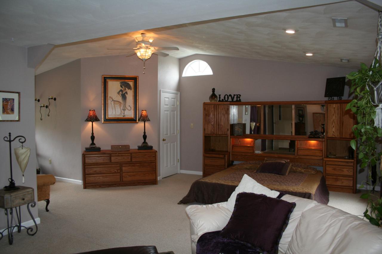 5336 Huntridge Road Roanoke, VA 24012 - Photo 55 of 151 master bedroom from sitting area
