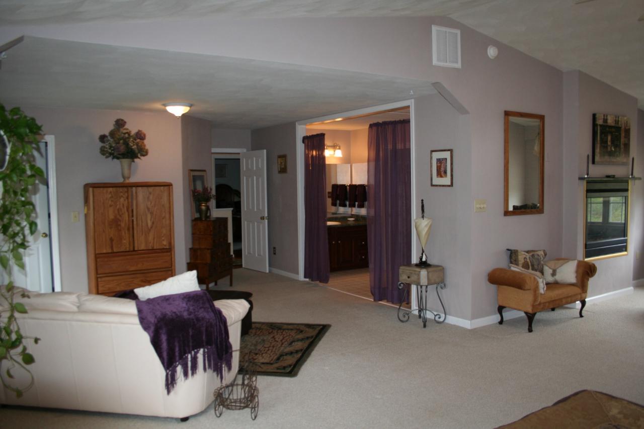 5336 Huntridge Road Roanoke, VA 24012 - Photo 59 of 151 looking back at sitting area from bed