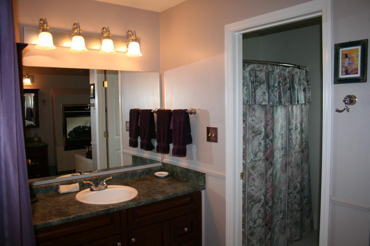 5336 Huntridge Road Roanoke, VA 24012 - Photo 67 of 151 master bathroom