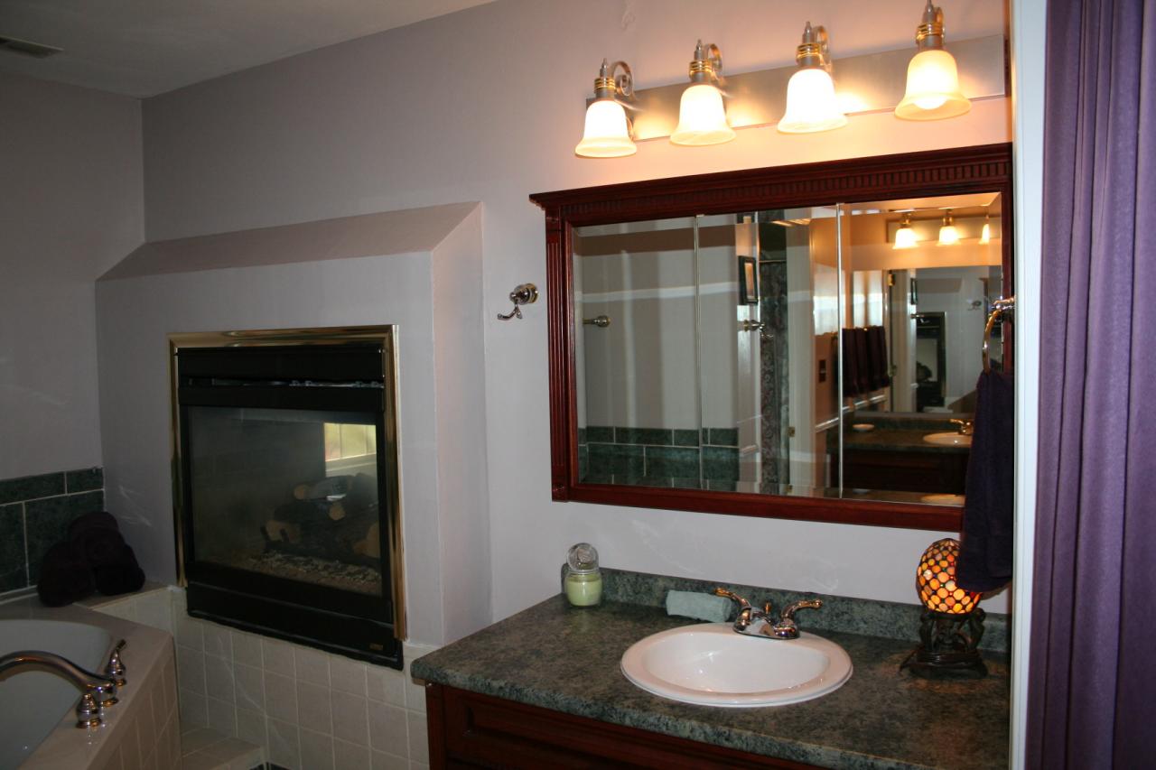 5336 Huntridge Road Roanoke, VA 24012 - Photo 69 of 151 lots of counter and lighting!