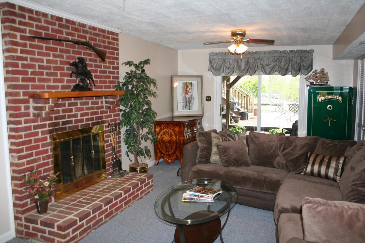 5336 Huntridge Road Roanoke, VA 24012 - Photo 77 of 151 basement family room