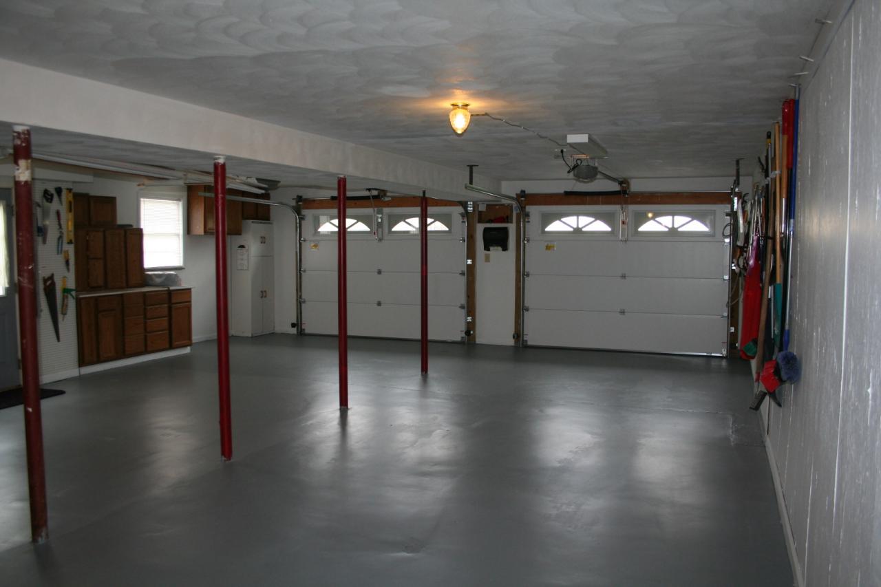 5336 Huntridge Road Roanoke, VA 24012 - Photo 85 of 151 OMG what a garage!!! 3 cars and more!