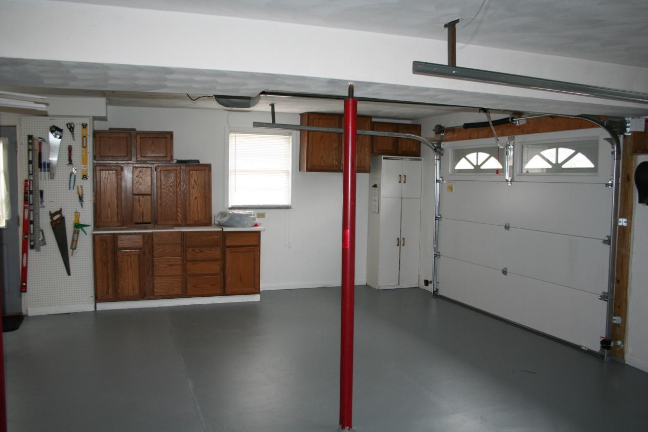 5336 Huntridge Road Roanoke, VA 24012 - Photo 87 of 151 garage with cabinetry