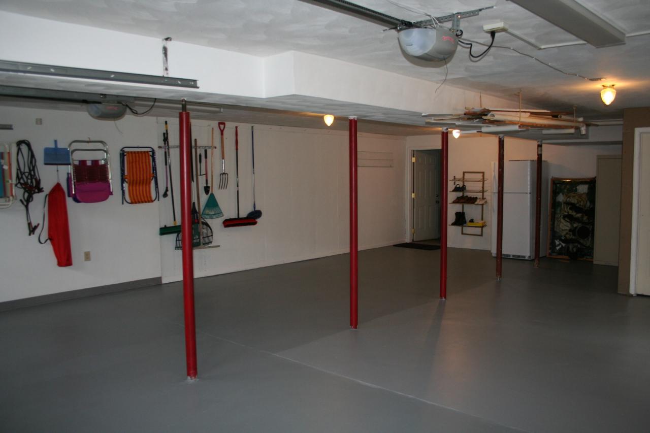 5336 Huntridge Road Roanoke, VA 24012 - Photo 90 of 151 garage